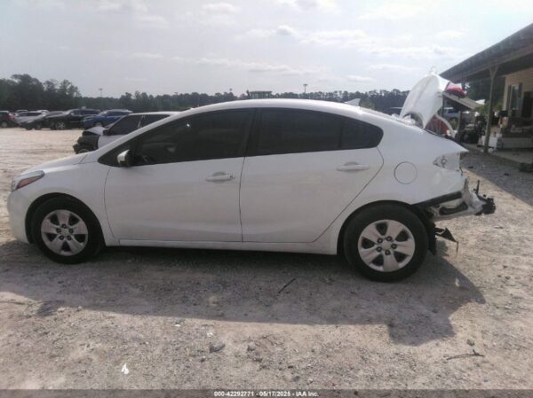 KIA FORTE 2017 - Imagen 7