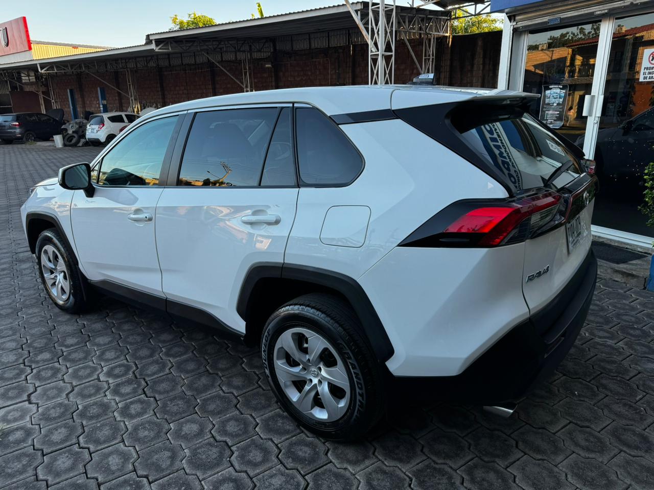 TOYOTA RAV4 2022 4x4 - Imagen 5
