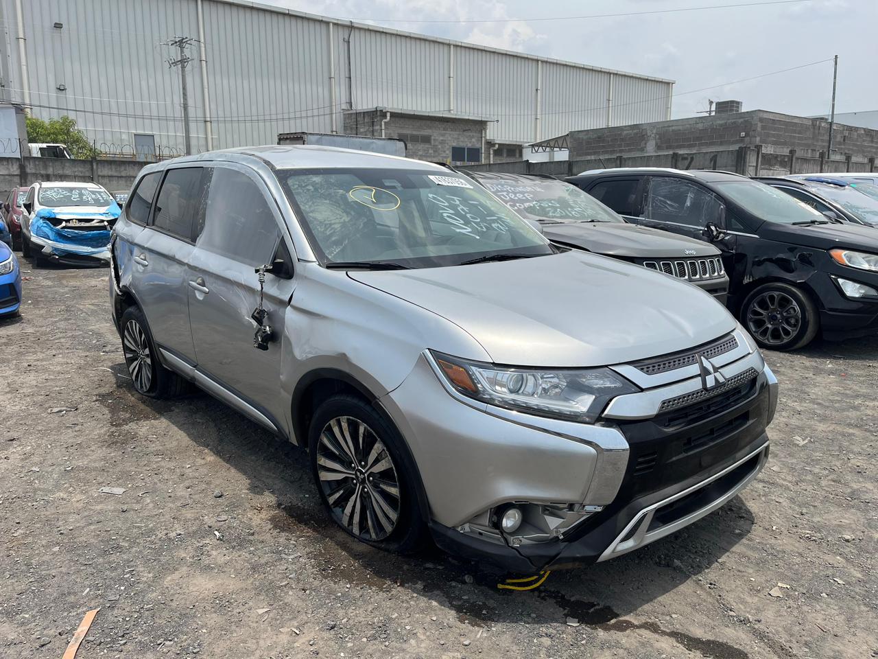 MITSUBISHI OUTLANDER 2020 - Imagen 3