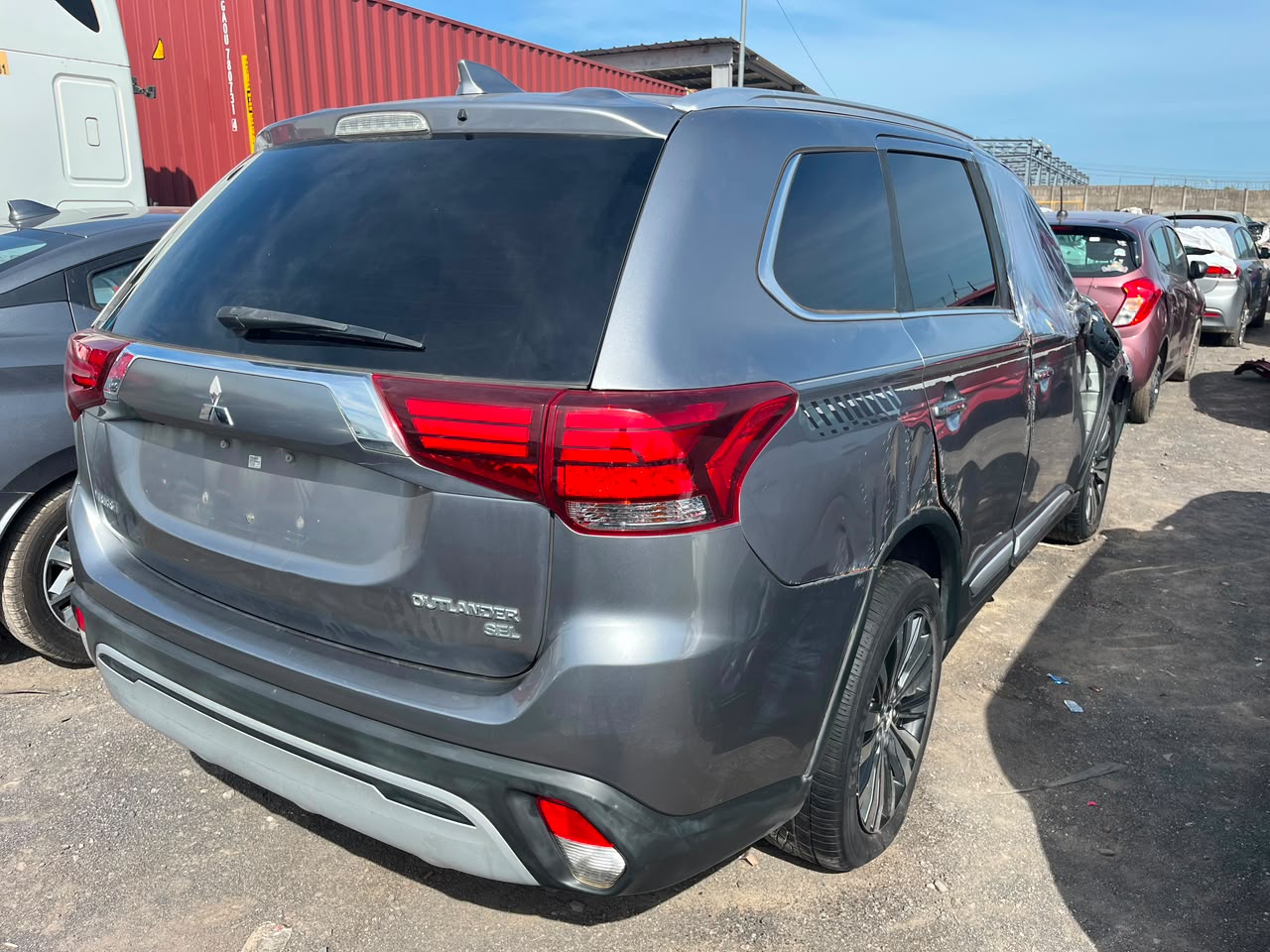 MITSUBISHI OUTLANDER 2019 - Imagen 4