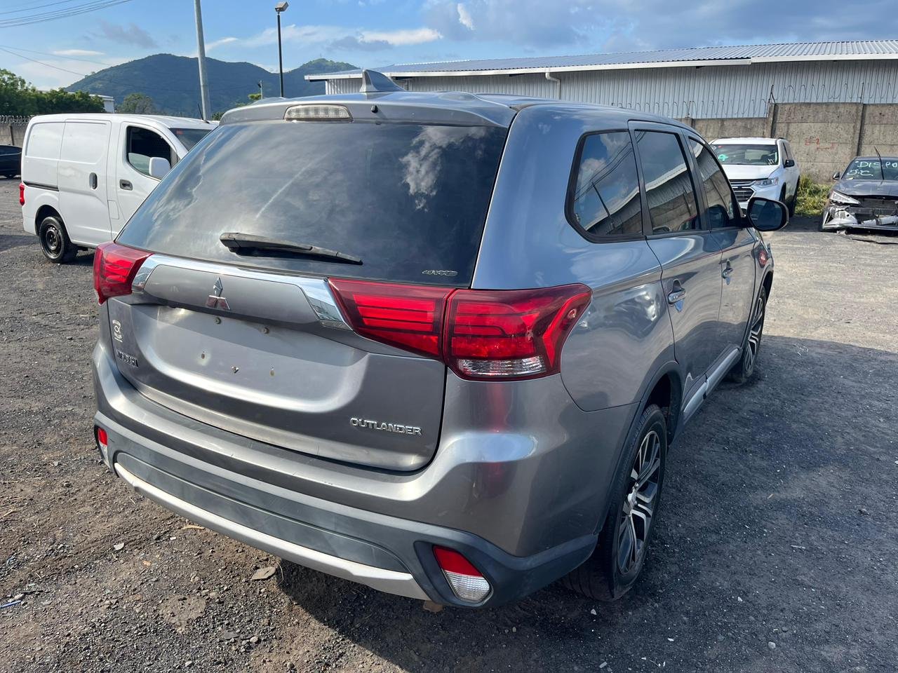 MITSUBISHI OUTLANDER 2018 - Imagen 4